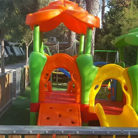 Poseidonia Camping 3*